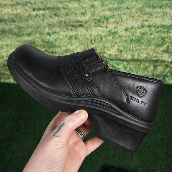 Ariat | Womens Expert Safety Genuine Leather Steel Toe Clogs - SIZE 9 - Picture 2 of 16